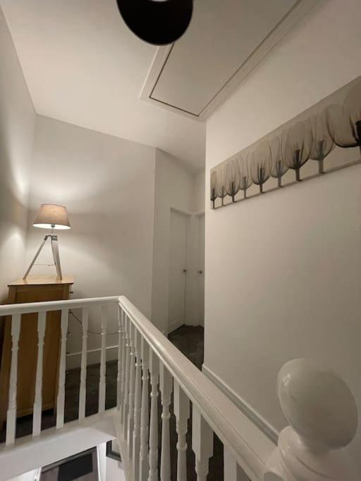 Modern, Spacious And Central Location Aberdare Luaran gambar