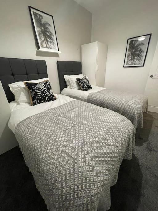 Modern, Spacious And Central Location Aberdare Luaran gambar