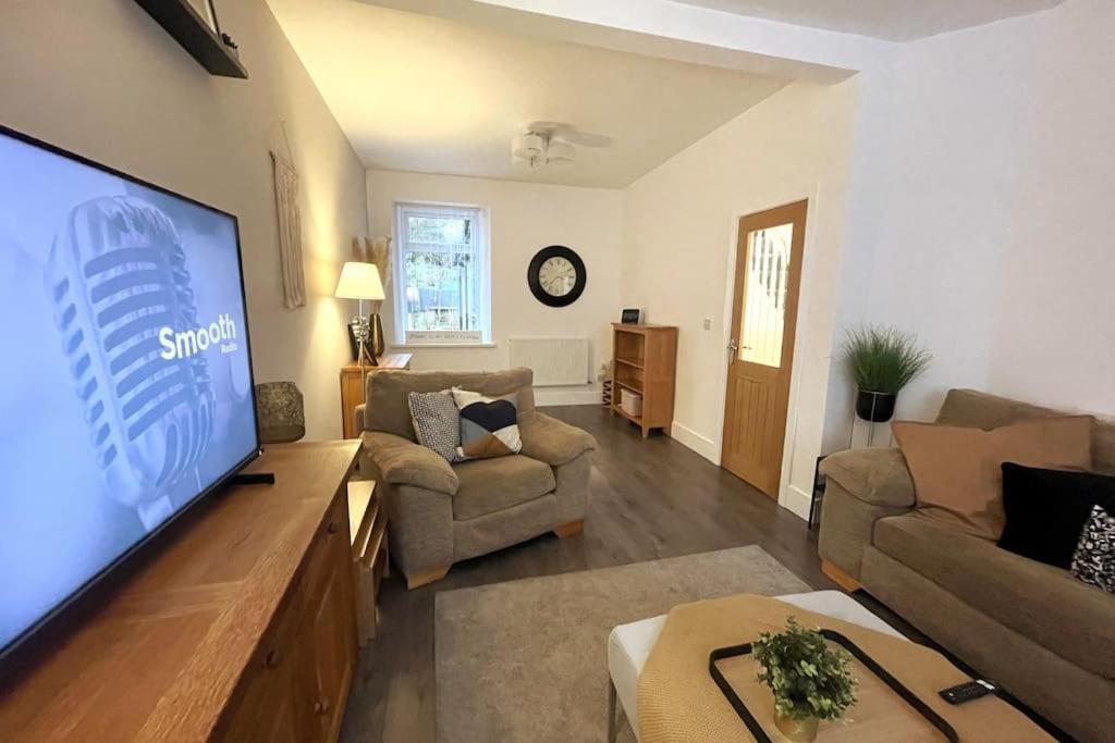 Modern, Spacious And Central Location Aberdare Luaran gambar